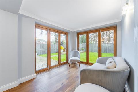 3 bedroom semi-detached house for sale, Belmount Avenue, Melton Park, NE3