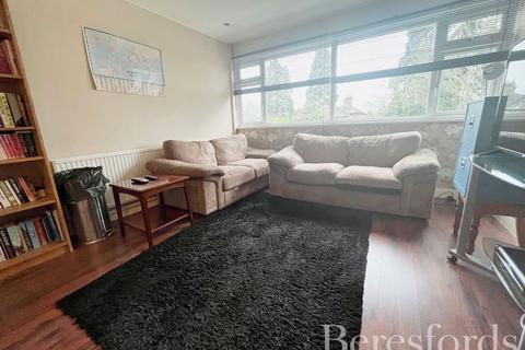 2 bedroom maisonette for sale, St. James Avenue, Ongar, CM5