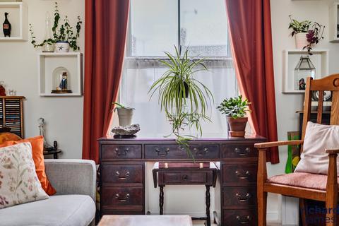 2 bedroom flat for sale, Redhouse, Swindon SN25