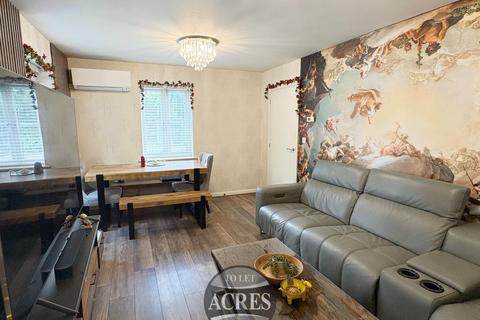 3 bedroom detached house to rent, Pugh Croft, Erdington, Birmingham