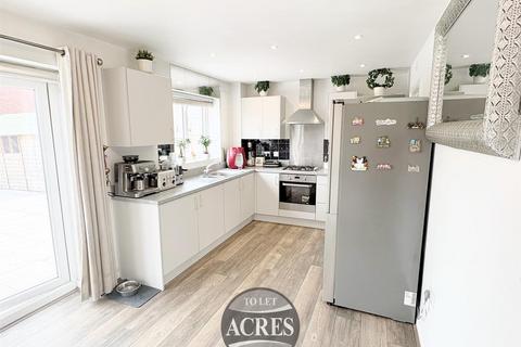 3 bedroom detached house to rent, Pugh Croft, Erdington, Birmingham
