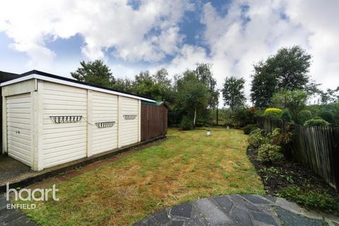3 bedroom semi-detached house to rent, Westpole Avenue, BARNET