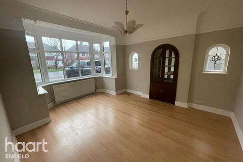3 bedroom semi-detached house to rent, Westpole Avenue, BARNET