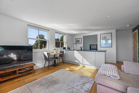 2 bedroom flat for sale, Danbury, Chelmsford CM3