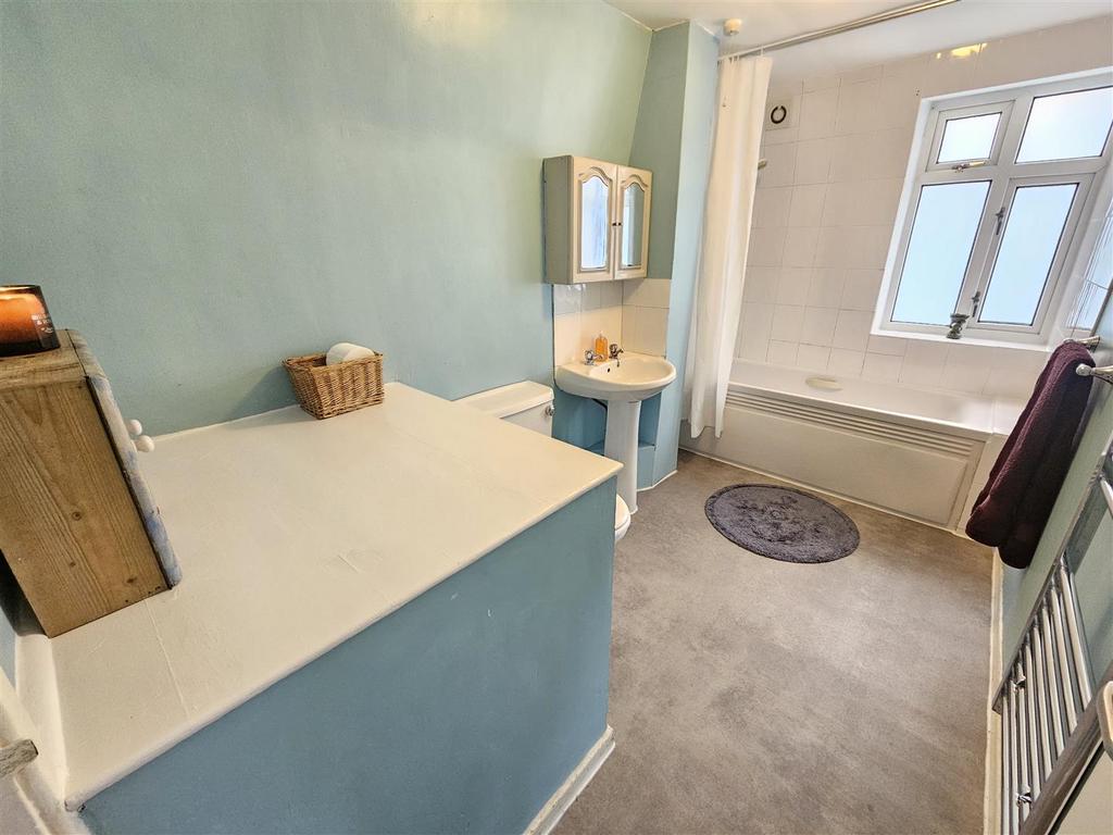 Bathroom.jpg