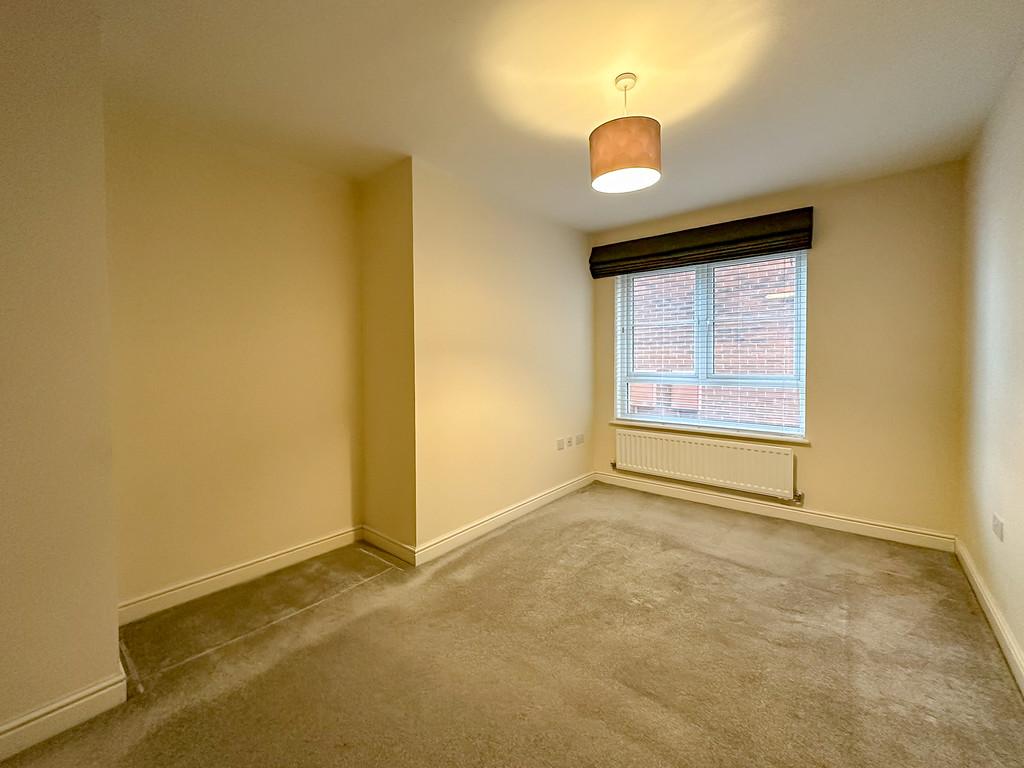 Bedroom 1 (2)