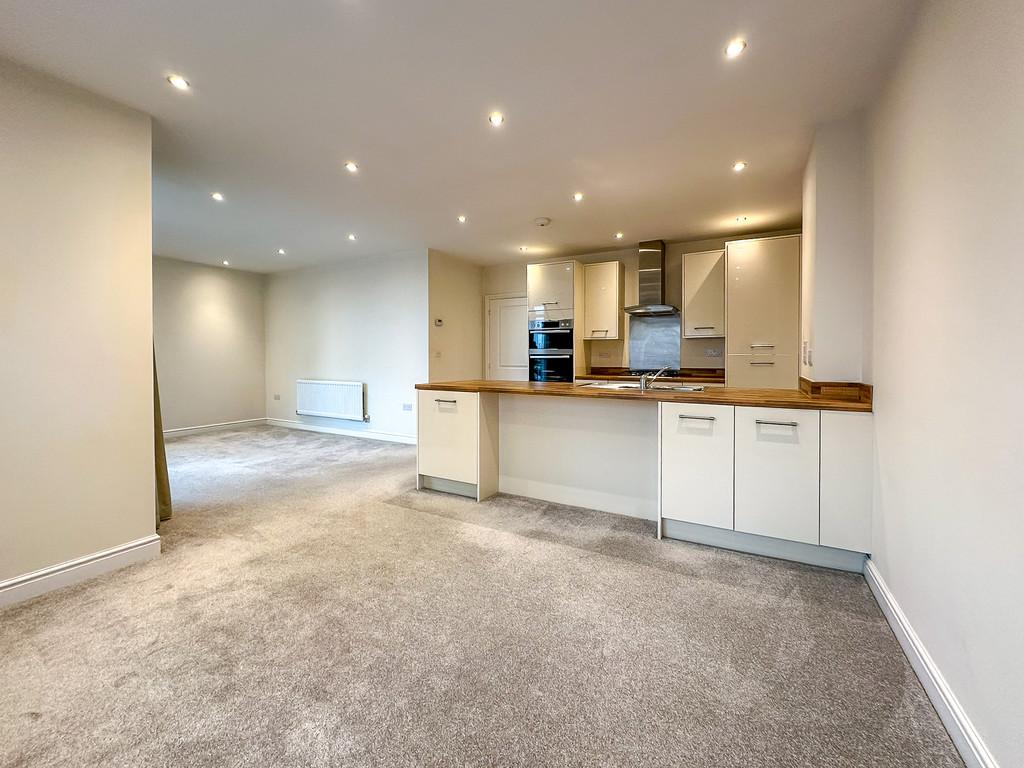 Open plan kitchen living space (8)