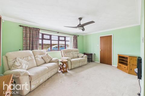 undefined, Corn Close, Fiskerton
