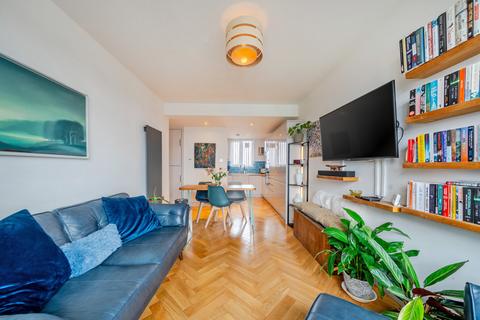 2 bedroom flat for sale, Gravenel Gardens, Nutwell Street, Tooting, London, SW17