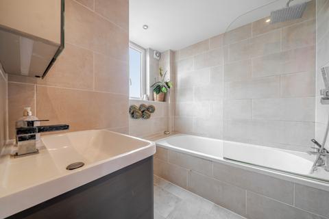 2 bedroom flat for sale, Gravenel Gardens, Nutwell Street, Tooting, London, SW17