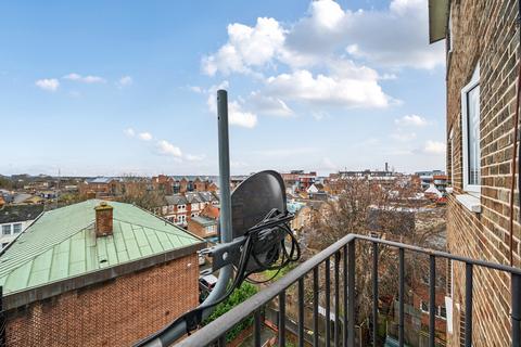 2 bedroom flat for sale, Gravenel Gardens, Nutwell Street, Tooting, London, SW17
