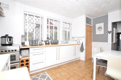 undefined, Grosvenor Drive, Loughton, IG10