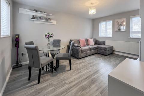 1 bedroom apartment for sale, Kidman Close, Romford RM2