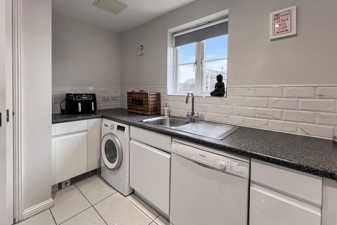 1 bedroom apartment for sale, Kidman Close, Romford RM2