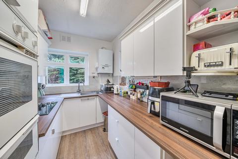 3 bedroom apartment for sale, Elm Park Road, Pinner