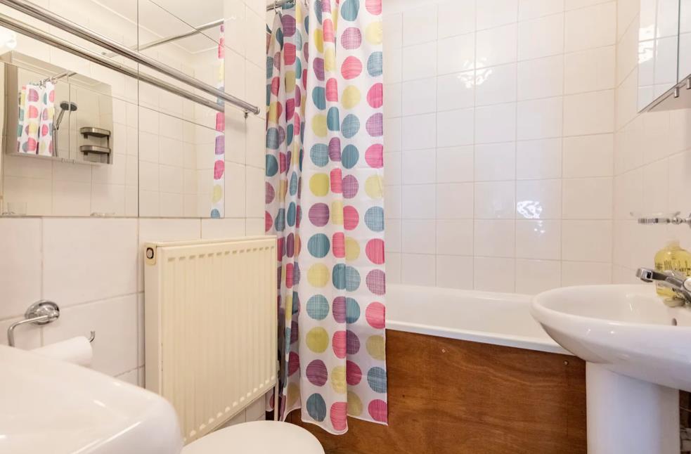 Studio 1 - 13-15 St. Thomas Road N4 - 3.png