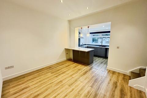 2 bedroom end of terrace house to rent, Billinge Road, Pemberton, Wigan, WN5