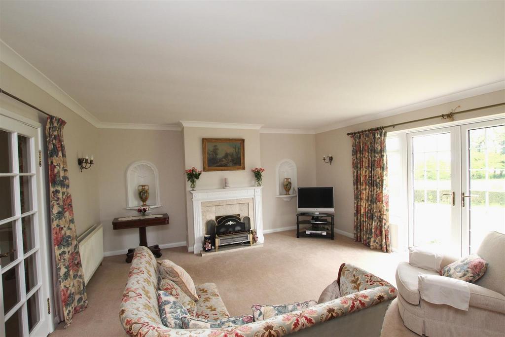 Living Room.JPG