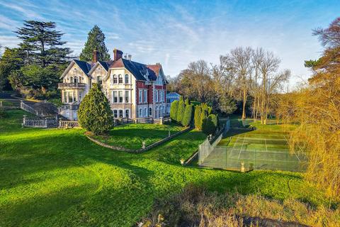 6 bedroom detached house for sale, Tupwood Lane, Caterham, CR3