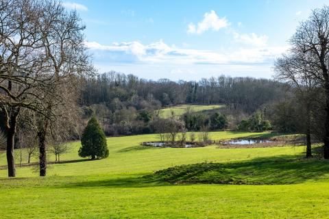 6 bedroom detached house for sale, Tupwood Lane, Caterham, CR3