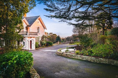 6 bedroom detached house for sale, Tupwood Lane, Caterham, CR3