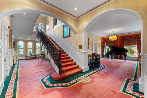 6 bedroom detached house for sale, Tupwood Lane, Caterham, CR3