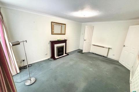 2 bedroom ground floor flat for sale, Farn Court, Kingston Park, Newcastle upon Tyne, Tyne and Wear, NE3 2TH
