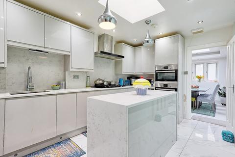 undefined, Tallow Close, Dagenham, RM9