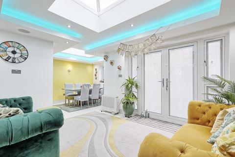 undefined, Tallow Close, Dagenham, RM9