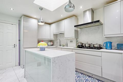 undefined, Tallow Close, Dagenham, RM9