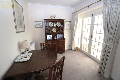 2 bedroom bungalow for sale, Melrose Crescent, Hale,