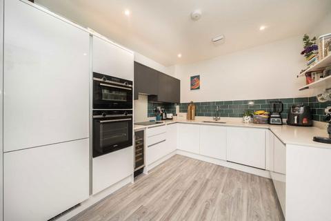 undefined, Streatham Road, Mitcham CR4