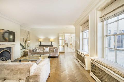2 bedroom flat to rent, Upper Grosvenor Street, London W1K