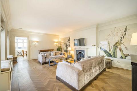 2 bedroom flat to rent, Upper Grosvenor Street, London W1K
