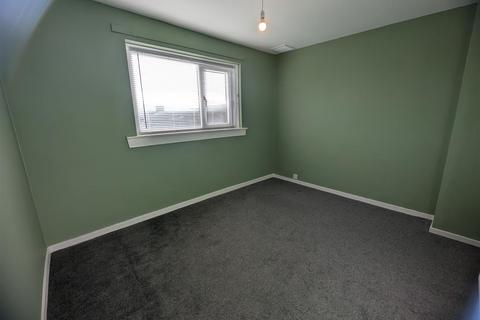 3 bedroom terraced house to rent, Caithness Road, Greenock PA16