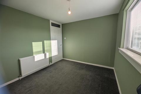 3 bedroom terraced house to rent, Caithness Road, Greenock PA16