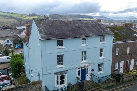 7 bedroom end of terrace house for sale, Mount Street, Brecon, LD3