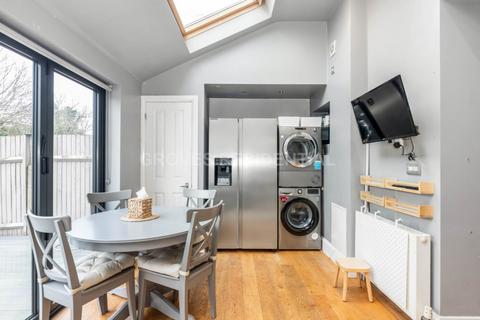 4 bedroom terraced house for sale, Phyllis Avenue, Motspur Park