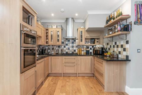4 bedroom terraced house for sale, Phyllis Avenue, Motspur Park