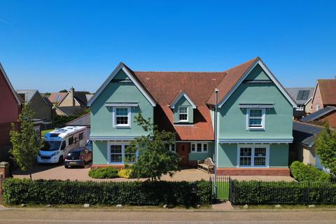 5 bedroom detached house for sale, Mosscotts, Dunmow CM6