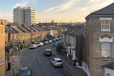 1 bedroom flat for sale, Lower Richmond Road, Putney, SW15