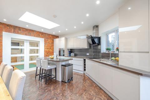 4 bedroom terraced house for sale, Lodge Lane, Collier Row, RM5