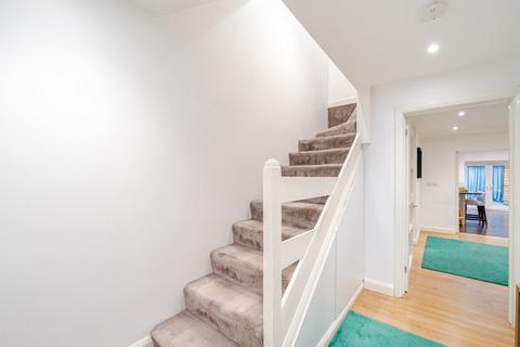 4 bedroom terraced house for sale, Lodge Lane, Collier Row, RM5
