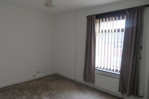 2 bedroom terraced house to rent, Leamington Street, Rochdale, OL12