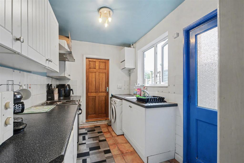 Kitchen 1.jpeg