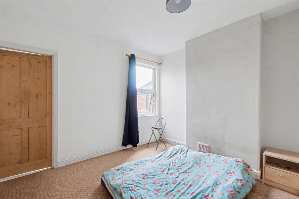 Bedroom 1.jpeg