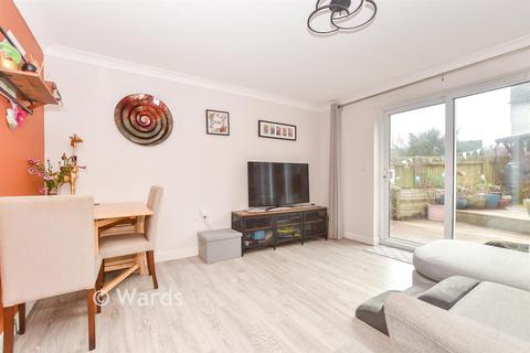 2 bedroom end of terrace house for sale, Griffin Close, Singleton, Kent