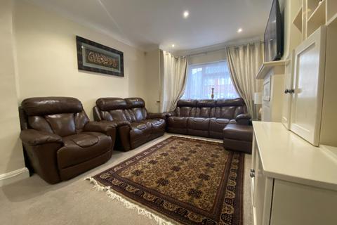 3 bedroom semi-detached house to rent, Cheyneys Avenue, Edgware, Greater London, HA8