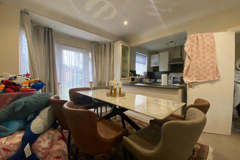 3 bedroom semi-detached house to rent, Cheyneys Avenue, Edgware, Greater London, HA8