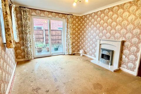 1 bedroom semi-detached bungalow for sale, 2 Matthew Thomas Court, Beeston, NG9 2FL